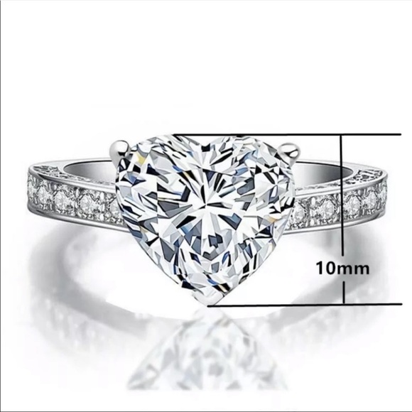 *NEW Sterling Silver Heart Shaped Diamond Ring, cute Ring, shiny Ring. - Picture 4 of 4